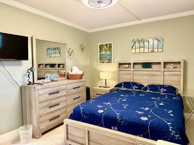 2721 Garden Drive N, Lake Worth, FL 33461