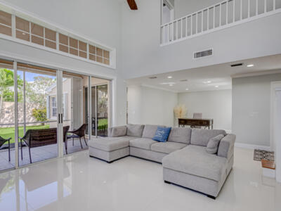 17 Selby Lane, Palm Beach Gardens, FL 33418