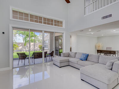 17 Selby Lane, Palm Beach Gardens, FL 33418