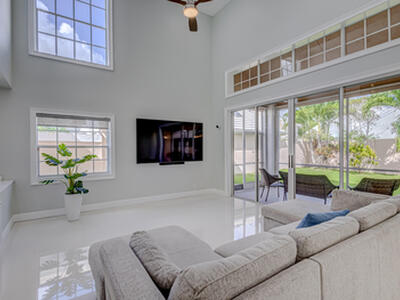 17 Selby Lane, Palm Beach Gardens, FL 33418