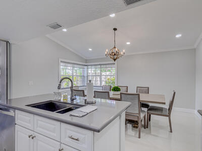 17 Selby Lane, Palm Beach Gardens, FL 33418