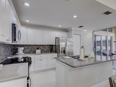 17 Selby Lane, Palm Beach Gardens, FL 33418