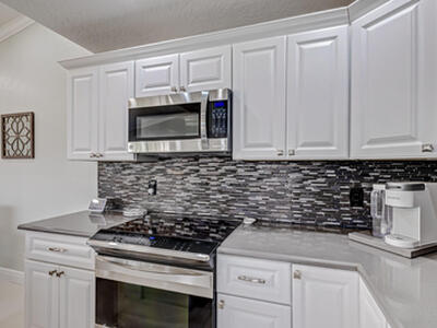 17 Selby Lane, Palm Beach Gardens, FL 33418