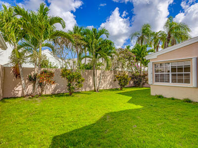 17 Selby Lane, Palm Beach Gardens, FL 33418