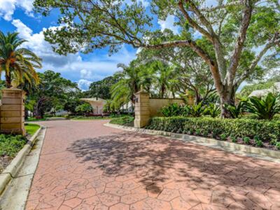 17 Selby Lane, Palm Beach Gardens, FL 33418