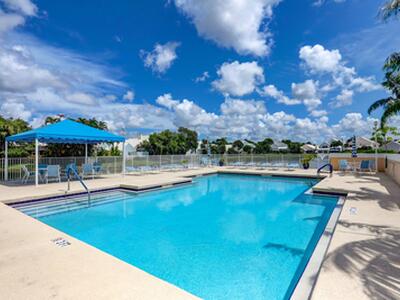 17 Selby Lane, Palm Beach Gardens, FL 33418