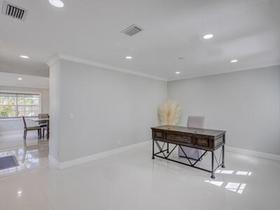 17 Selby Lane, Palm Beach Gardens, FL 33418