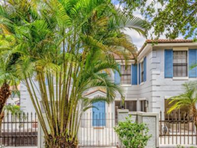 355 Prestwick Circle