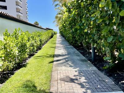 470 Mars Way, Juno Beach, FL 33408