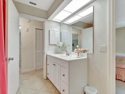 318 SE 7th Avenue, Delray Beach, FL 33483
