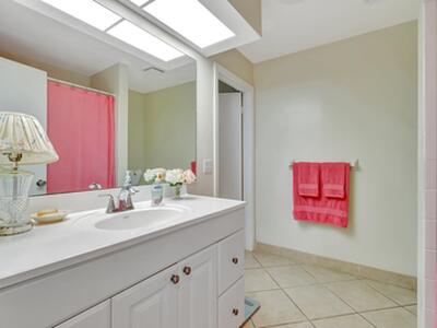 318 SE 7th Avenue, Delray Beach, FL 33483