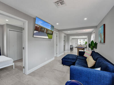 337 SW 8th Avenue, Delray Beach, FL 33444