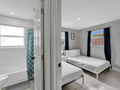 337 SW 8th Avenue, Delray Beach, FL 33444