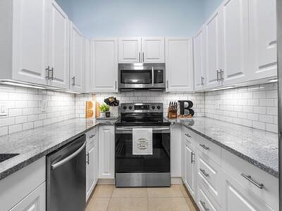 1106 Hyacinth Place