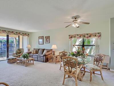 800 Uno Lago Drive, Juno Beach, FL 33408