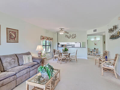 800 Uno Lago Drive, Juno Beach, FL 33408