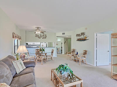 800 Uno Lago Drive, Juno Beach, FL 33408