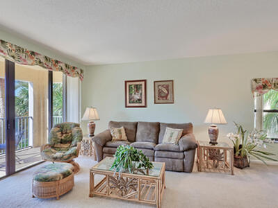 800 Uno Lago Drive, Juno Beach, FL 33408