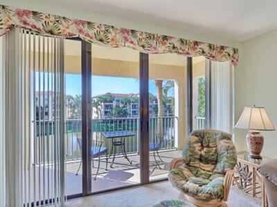 800 Uno Lago Drive, Juno Beach, FL 33408