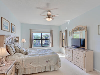 800 Uno Lago Drive, Juno Beach, FL 33408