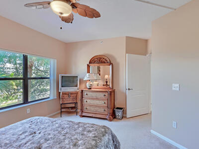 800 Uno Lago Drive, Juno Beach, FL 33408