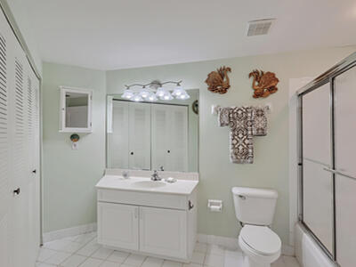 800 Uno Lago Drive, Juno Beach, FL 33408