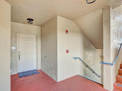 800 Uno Lago Drive, Juno Beach, FL 33408