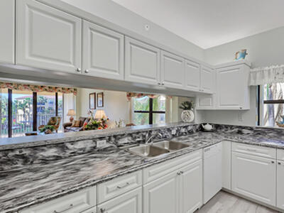 800 Uno Lago Drive, Juno Beach, FL 33408