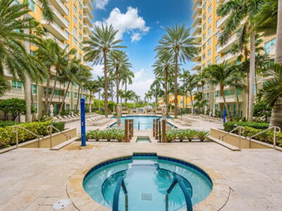 625 Casa Loma Boulevard
