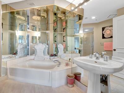 300 SE 5th Avenue, Boca Raton, FL 33432