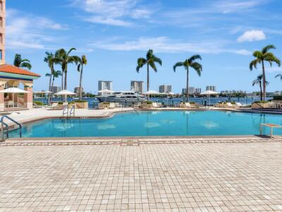 300 SE 5th Avenue, Boca Raton, FL 33432