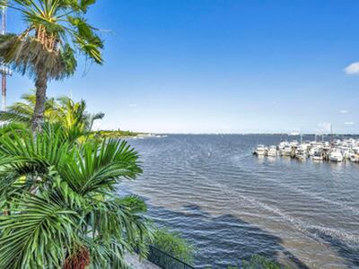 975 NW Flagler Avenue