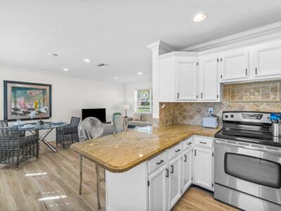 300 NE 7th Street, Boca Raton, FL 33432