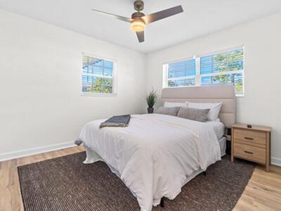 300 NE 7th Street, Boca Raton, FL 33432