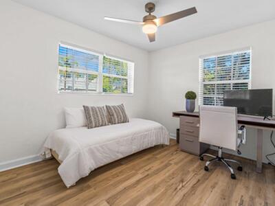 300 NE 7th Street, Boca Raton, FL 33432