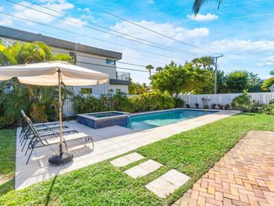 300 NE 7th Street, Boca Raton, FL 33432