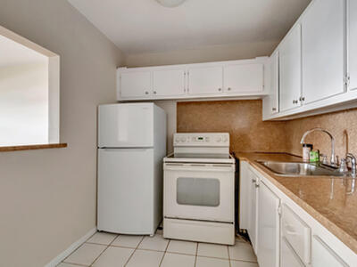 145 Bedford F, West Palm Beach, FL 33417