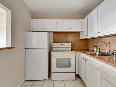 145 Bedford F, West Palm Beach, FL 33417