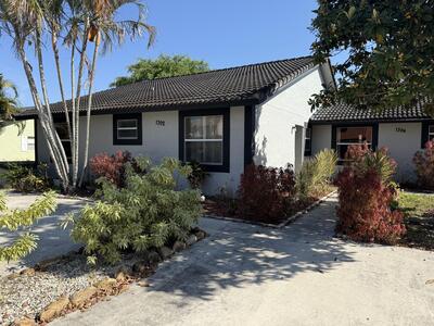 1392 Riverside Circle