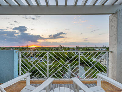 309 E Ocean Avenue, Lantana, FL 33462