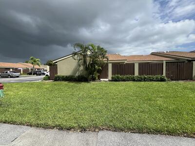 172 Meadows Drive, Boynton Beach, FL 33436
