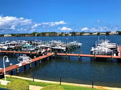 107 Yacht Club Way, Hypoluxo, FL 33462