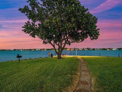 107 Yacht Club Way, Hypoluxo, FL 33462