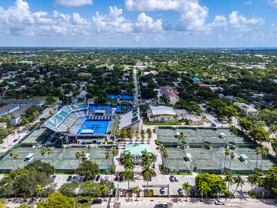 326 E Mallory Circle, Delray Beach, FL 33483