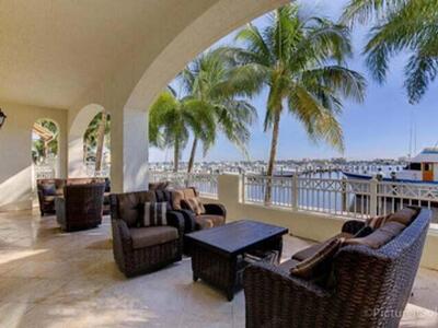 806 E Windward Way, Lantana, FL 33462