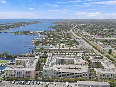 806 E Windward Way, Lantana, FL 33462