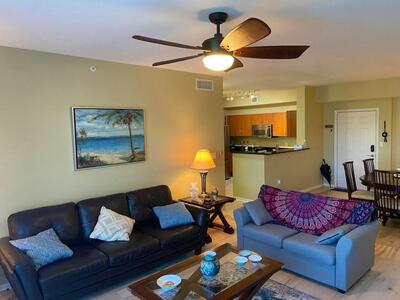802 W Windward Way