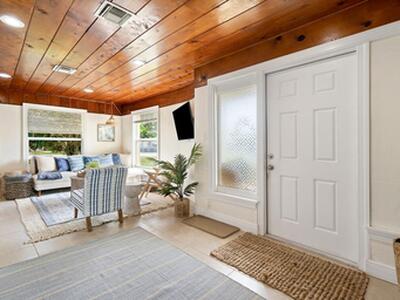 727 S Lake Drive, Lantana, FL 33462