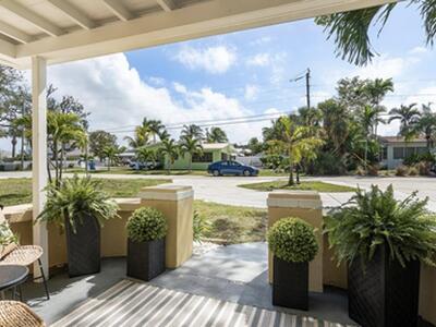 727 S Lake Drive, Lantana, FL 33462
