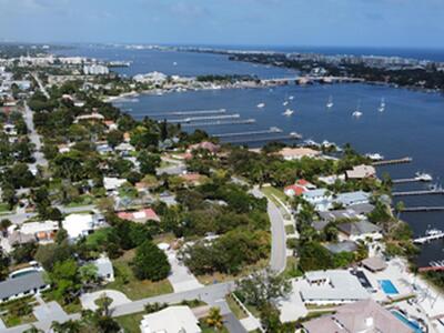 727 S Lake Drive, Lantana, FL 33462
